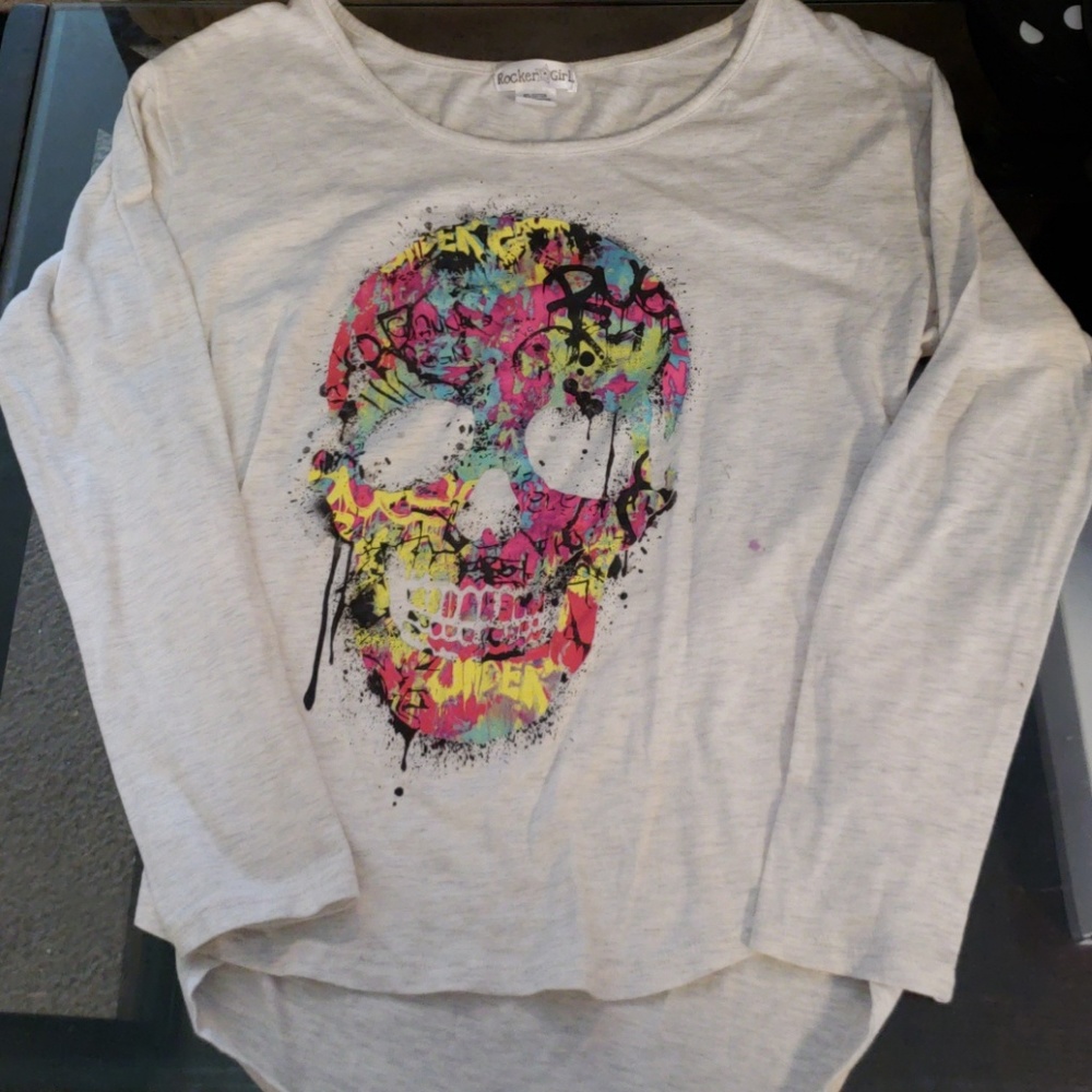 Rocker Girl Graffiti Skull t-shirt